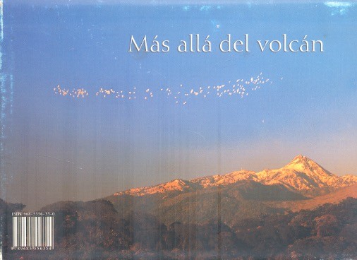 Más allá del volcán // De este lado del mar /